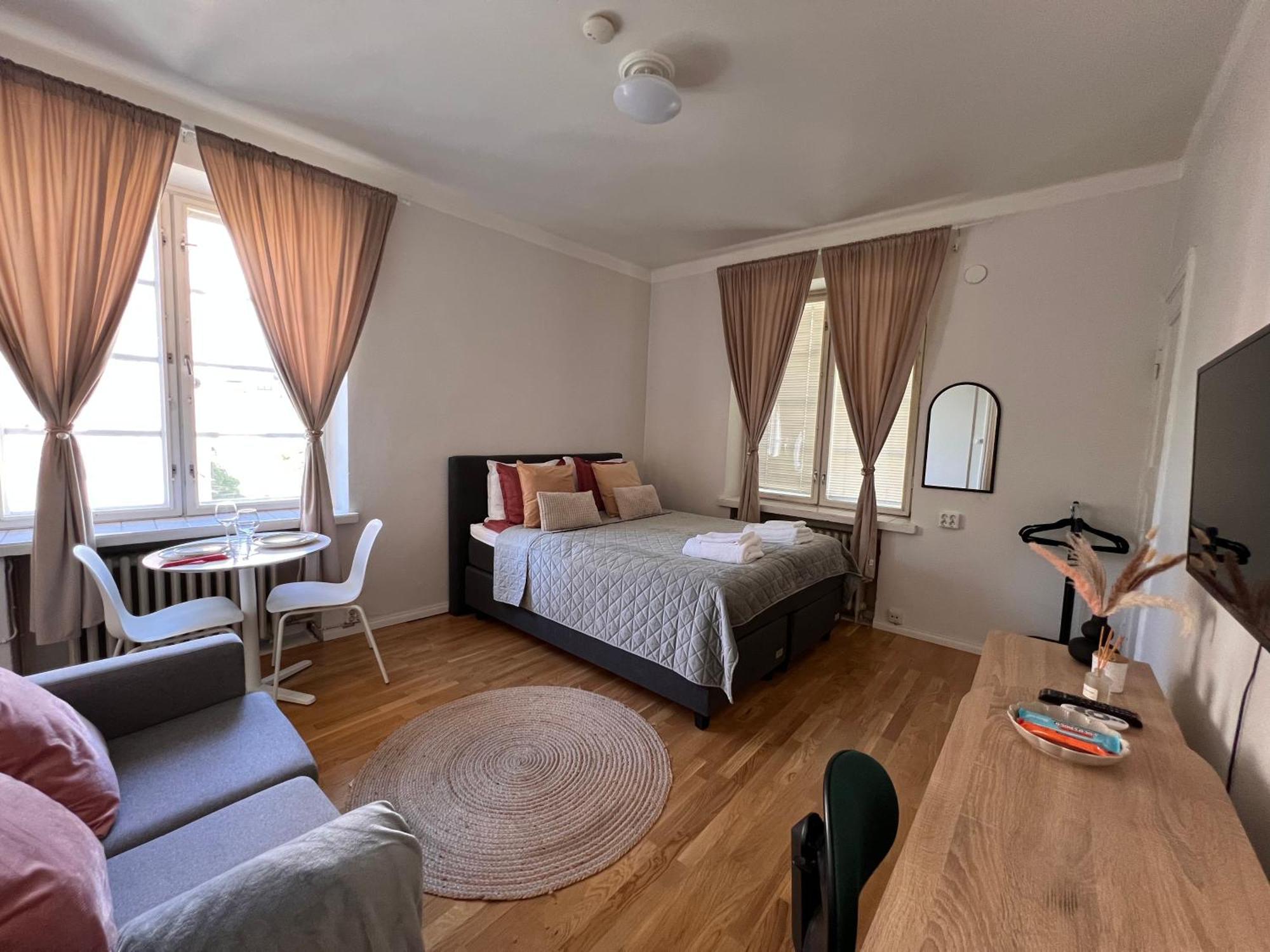 Your Chic Vibrant Airbnb Bed & Breakfast